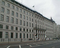 Perella sells 33 Grosvenor Place for £300m