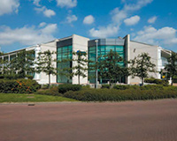 7-Roundwood-Avenue-Stockley-Park-THUMB.jpeg