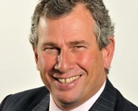 Knight Frank’s Napier to retire