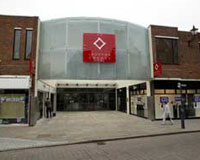 Legal & General close to Hertfordshire mall buy