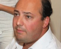 Kallakis accuses AIB of rushing sales