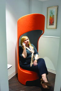 Lisa in seat LEO 570p