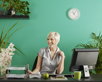 happy-office-worker-plants-THUMB.jpeg
