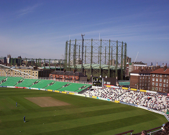Pidgley pads up for new Oval quarter