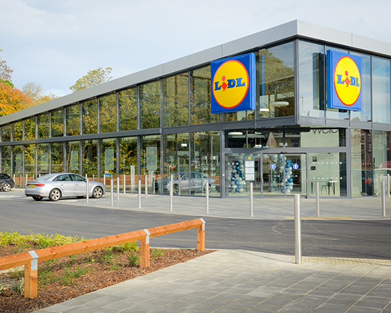 Budget supermarket sales rise
