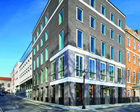 8 James's Square. 02