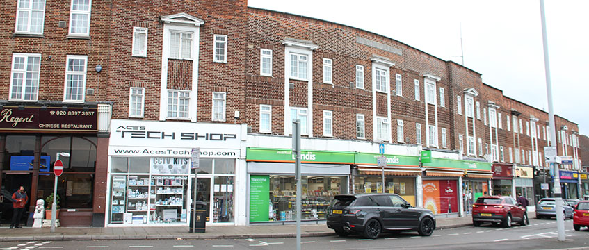 Family owned retail parade set for auction