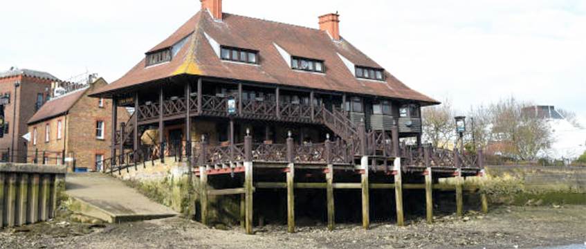 Town Wharf pub Isleworth