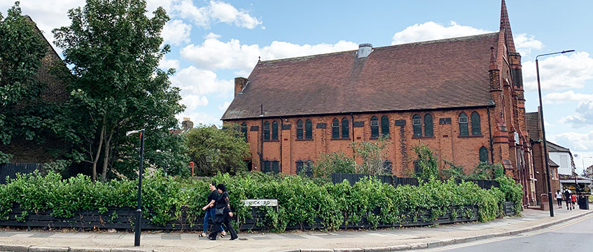 Billboard sites prove popular at Strettons sale