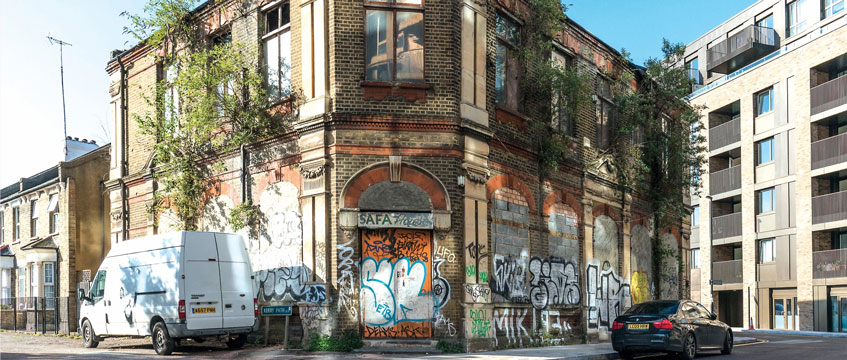 Auctions houses switch to remote bidding only