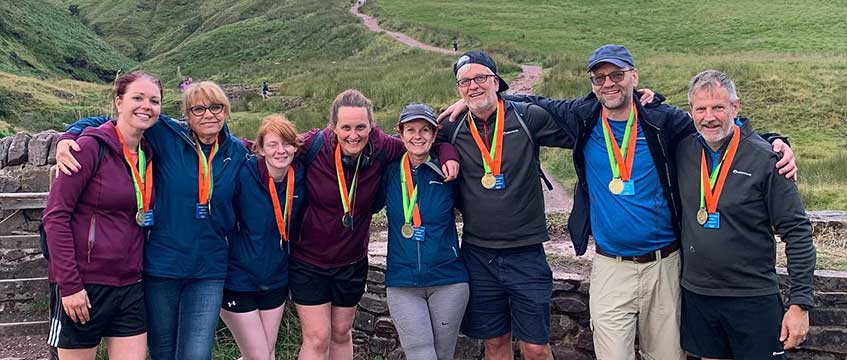 Charity and social: Paul Fosh team reaches its peak to help the homeless