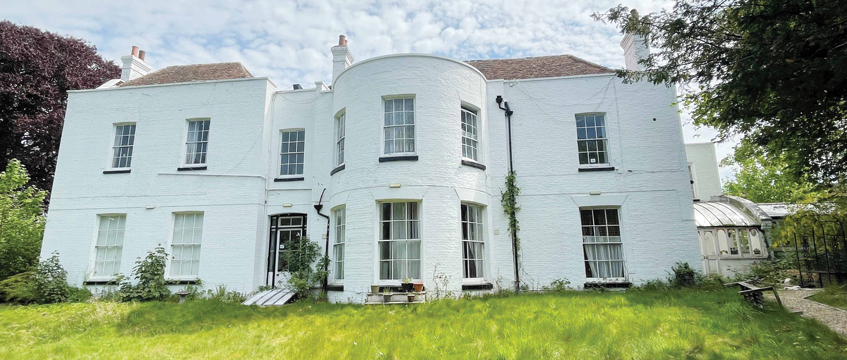 A sneak peek at Clive Emson’s Jubilee auction