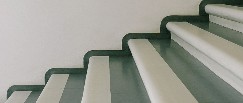 The debate over second staircases