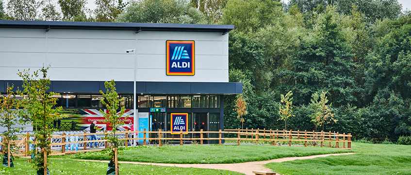 Aldi plans £800m investment in UK stores